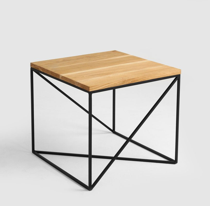 Table d'appoint carré en bois et piètement noir Memo Wood - Custom Form - The Cool Republic
