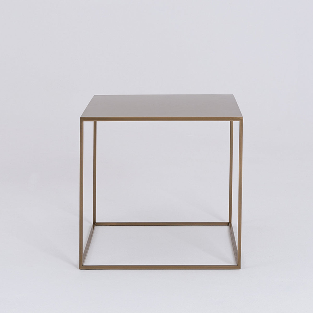 Table d'appoint carré gold en métal Tensio - Custom Form - The Cool Republic
