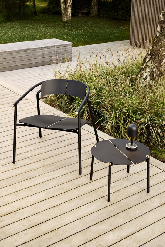 Table d'appoint de jardin en acier vert 50 x 35 cm Novo - AYTM - The Cool Republic
