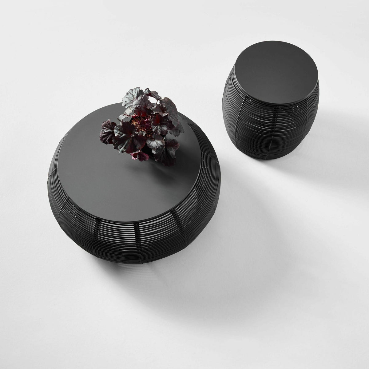 Table d'appoint d'extérieur D44 cm noir Ivo - Vincent Sheppard - The Cool Republic