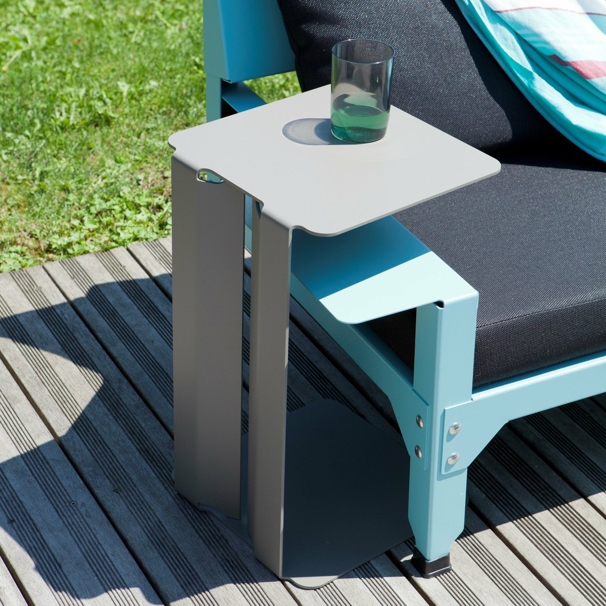 Table d'appoint en acier crème Leste - Matière Grise - The Cool Republic
