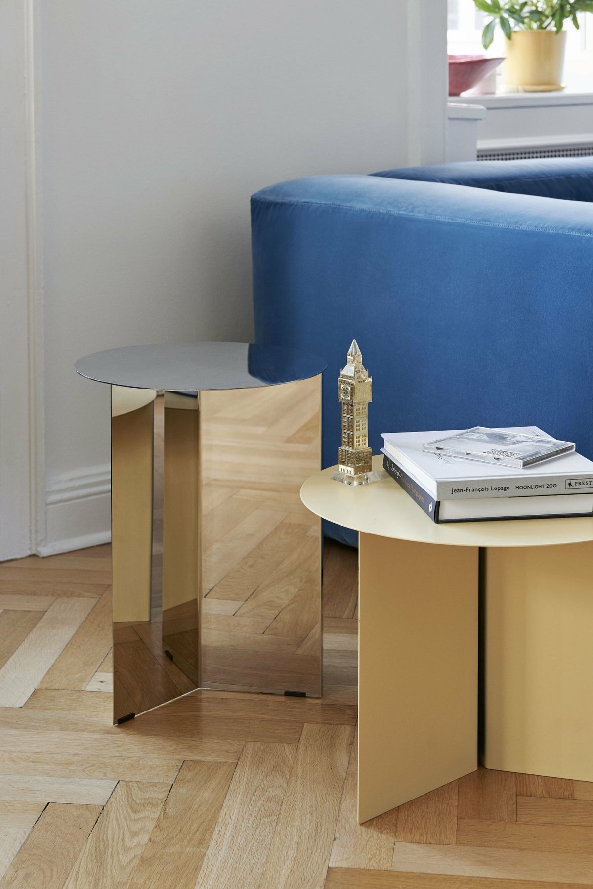 Table d'appoint en acier effet miroir Slit - HAY - The Cool Republic