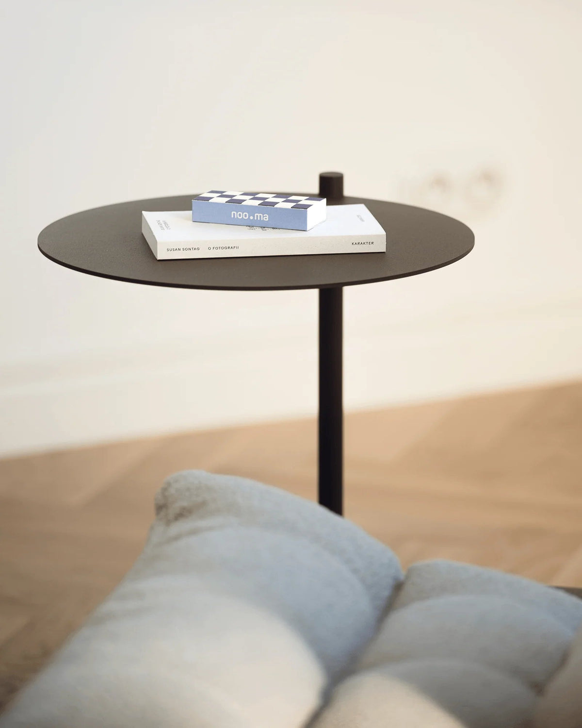 Table d'appoint en acier marron cacao Ande - noo.ma - The Cool Republic