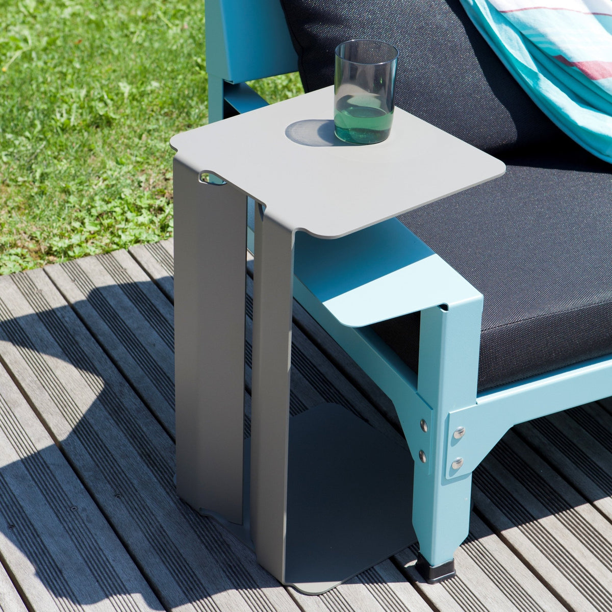 Table d'appoint en acier noir Leste - Matière Grise - The Cool Republic