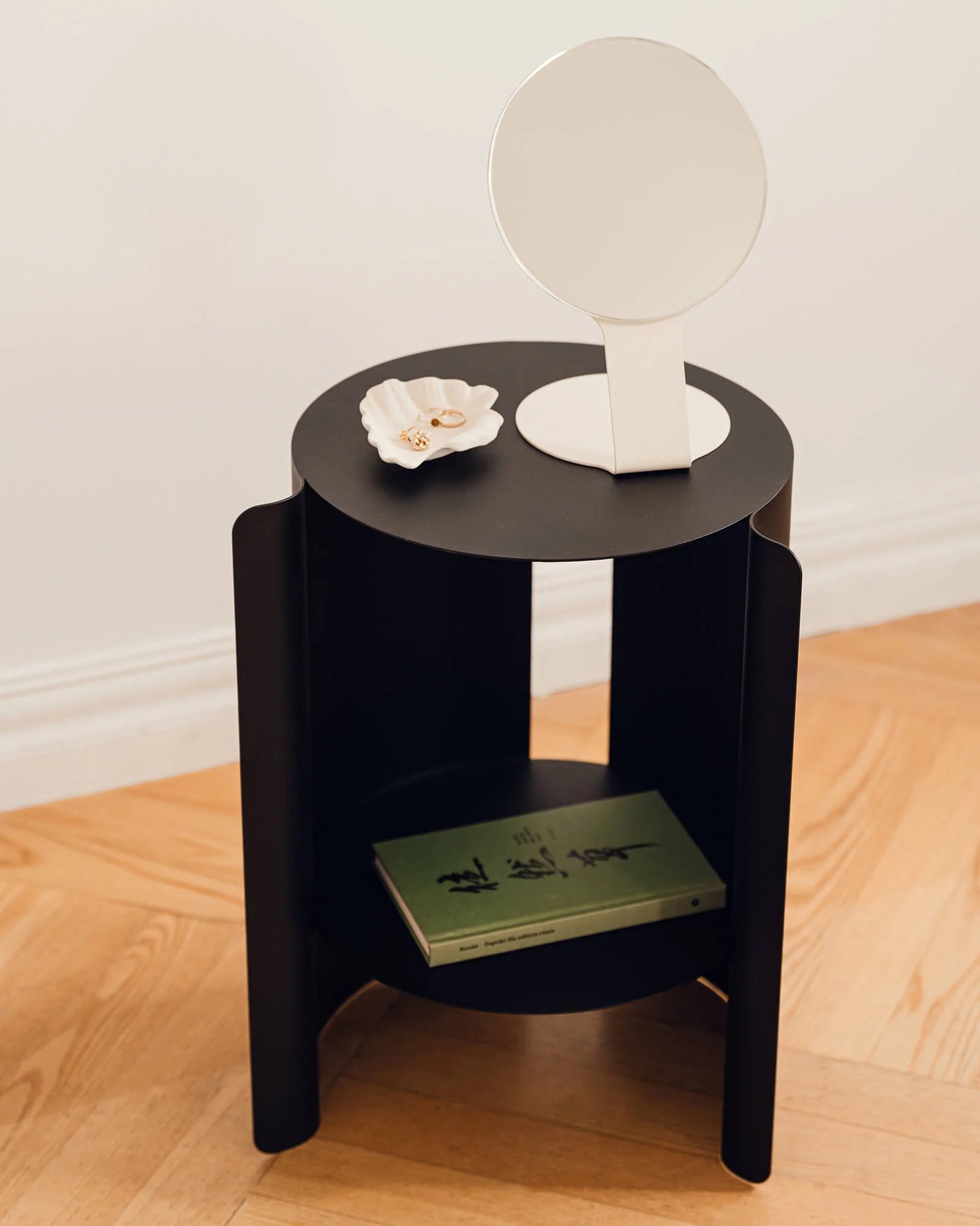 Table d'appoint en acier noir volcan 32,3x50cm Wa - Noo.ma - The Cool Republic