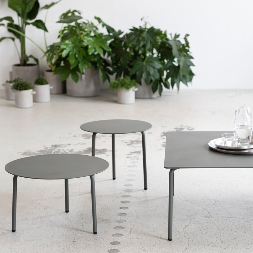Table d'appoint en aluminium noir August S - Serax - The Cool Republic