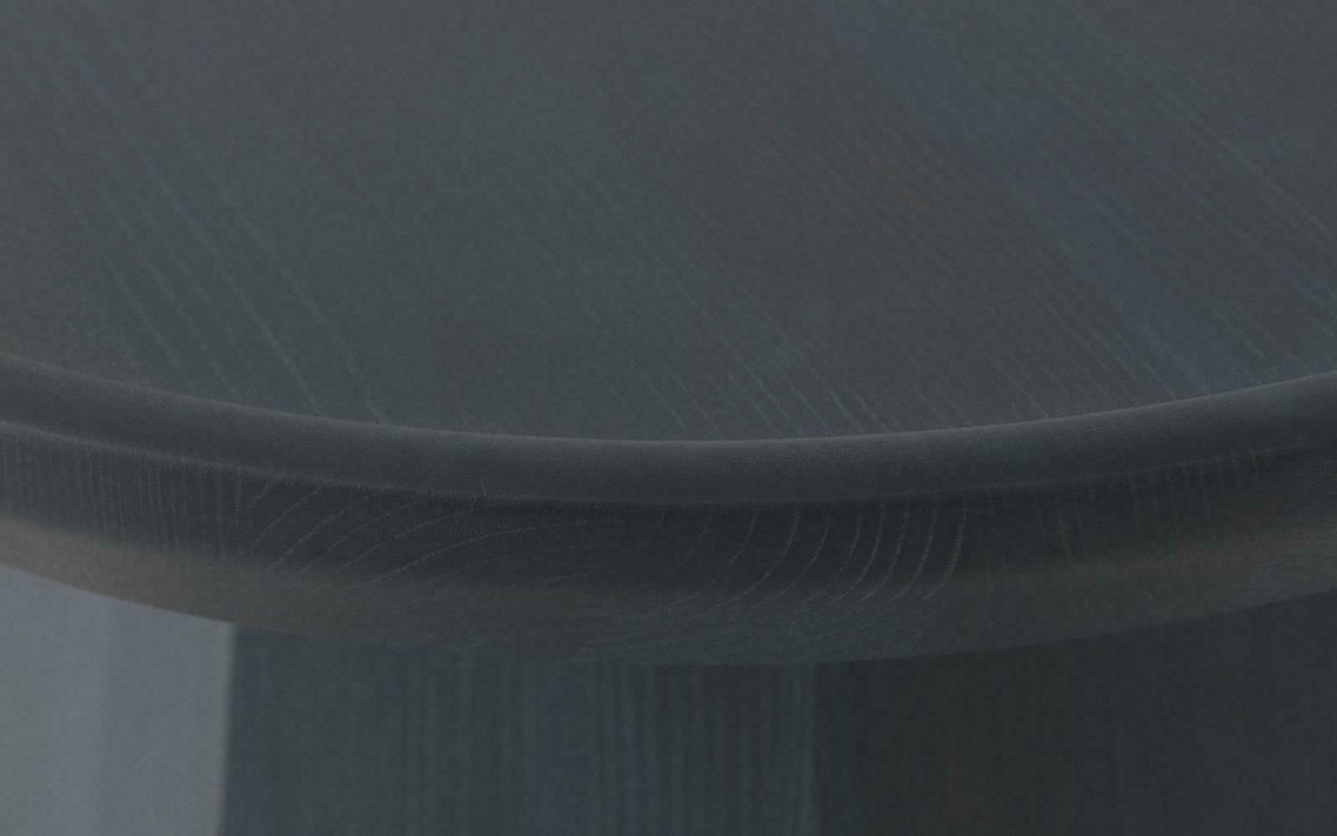 Table d'appoint en bois bleu foncé 65 cm Pine - Normann Copenhagen - The Cool Republic