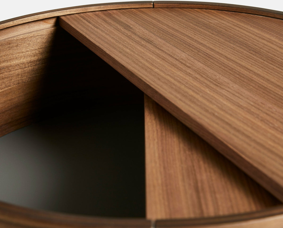 Table d'appoint en bois de noyer 42x45cm Arc - Woud - The Cool Republic