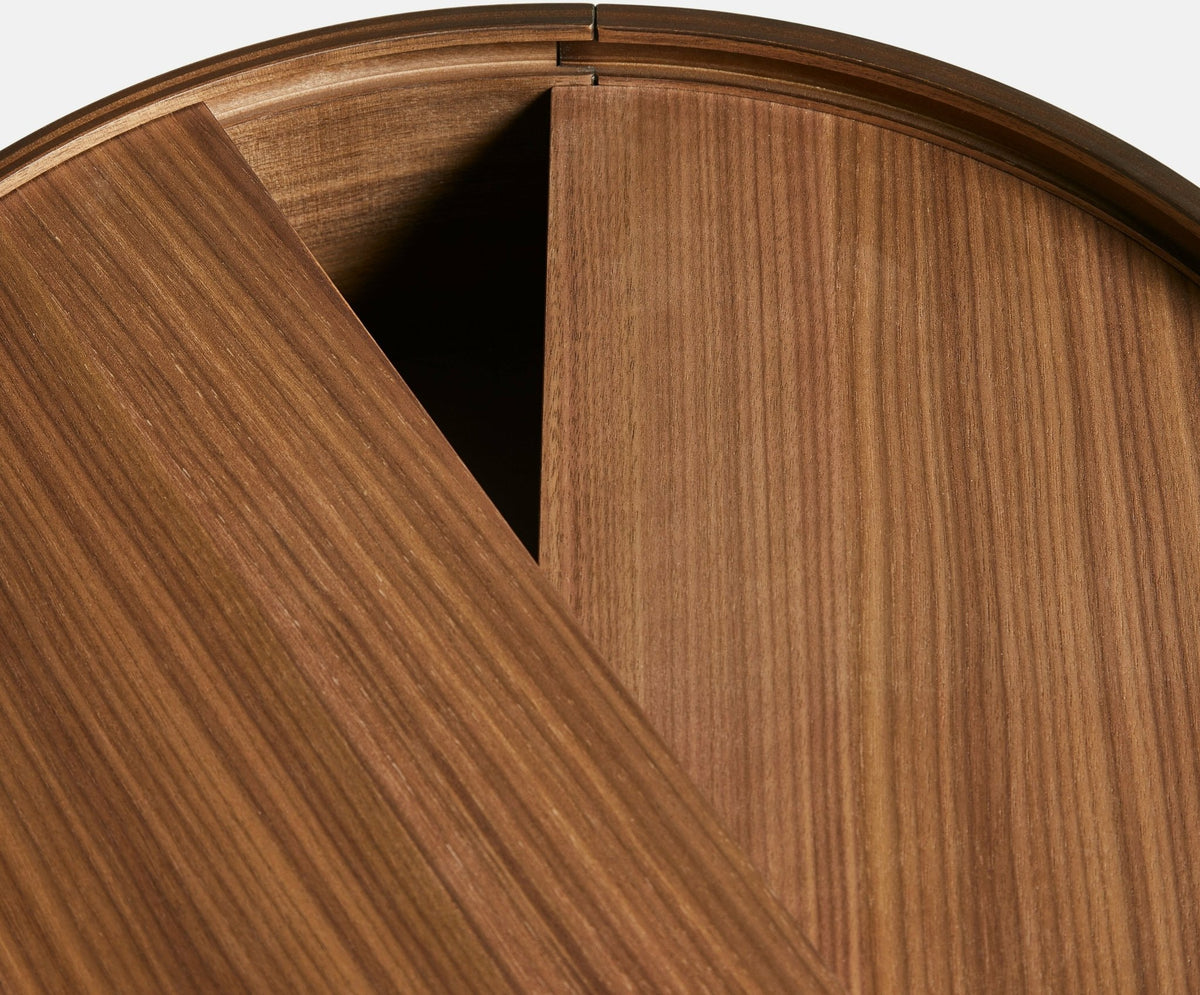 Table d'appoint en bois de noyer 42x45cm Arc - Woud - The Cool Republic