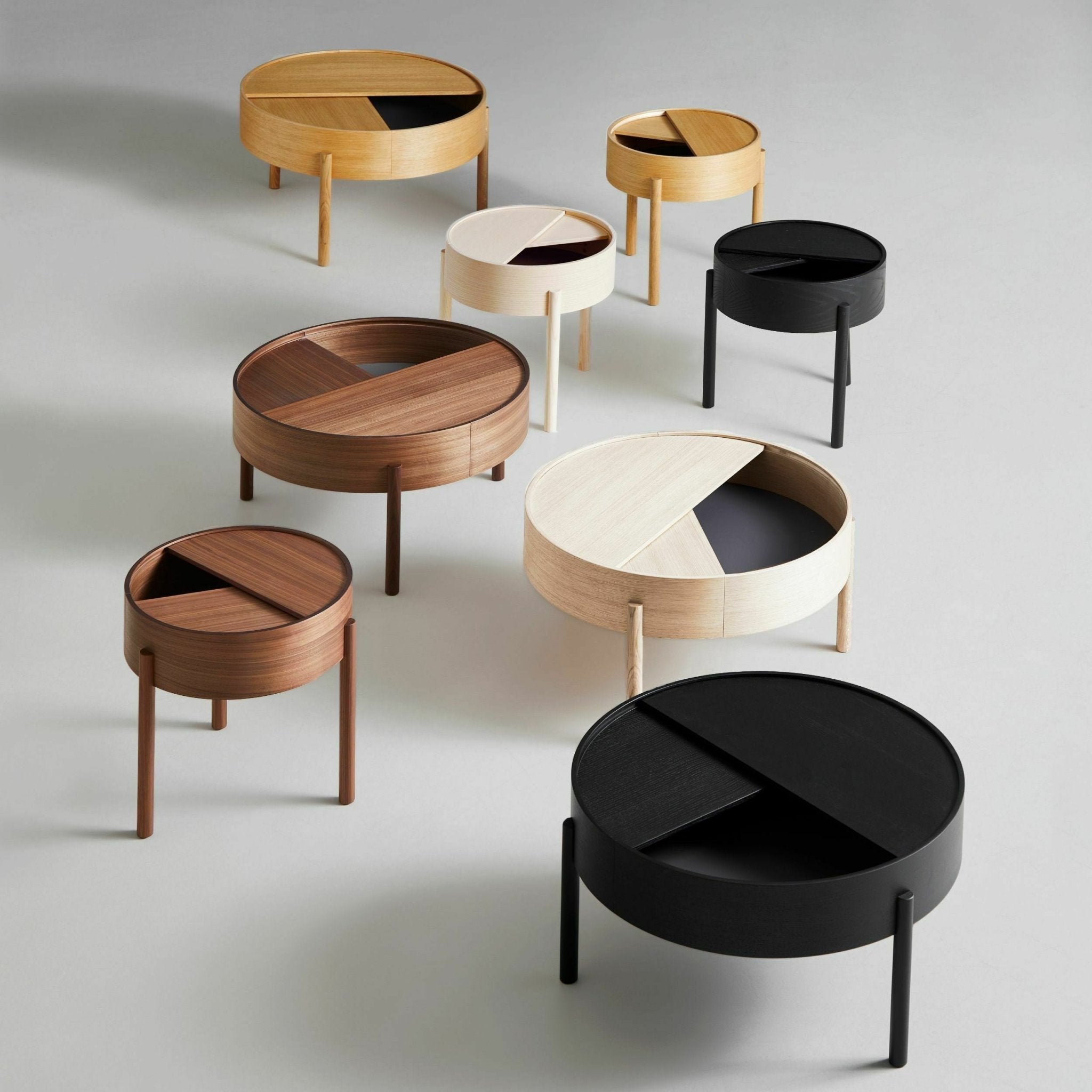 Table d'appoint en bois de noyer 42x45cm Arc - Woud - The Cool Republic