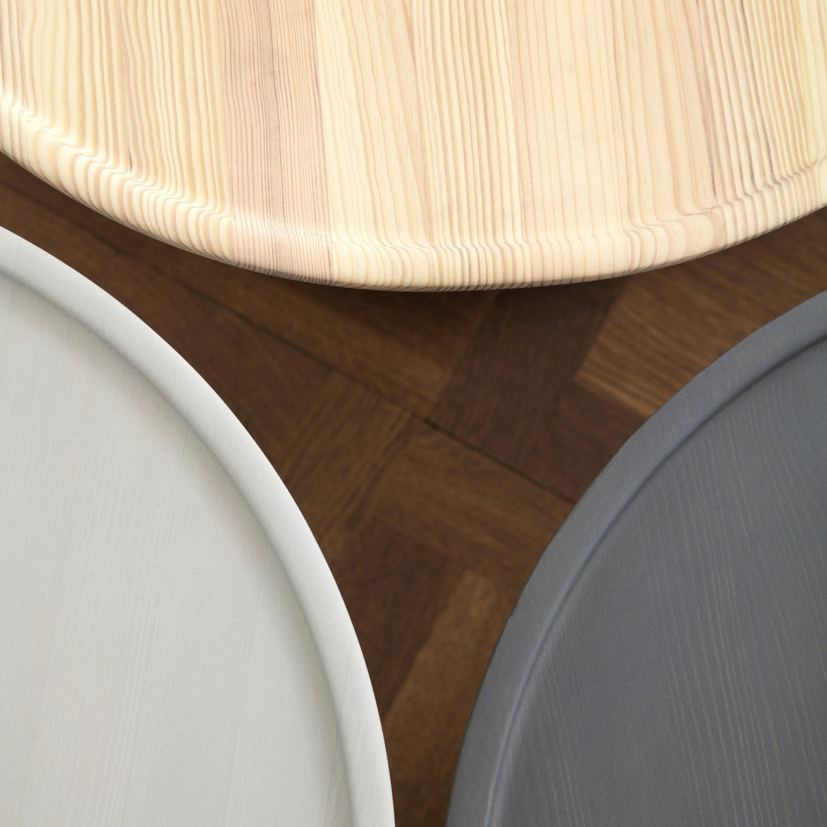 Table d'appoint en bois gris clair 45 cm Pine gris clair - Normann Copenhagen - The Cool Republic