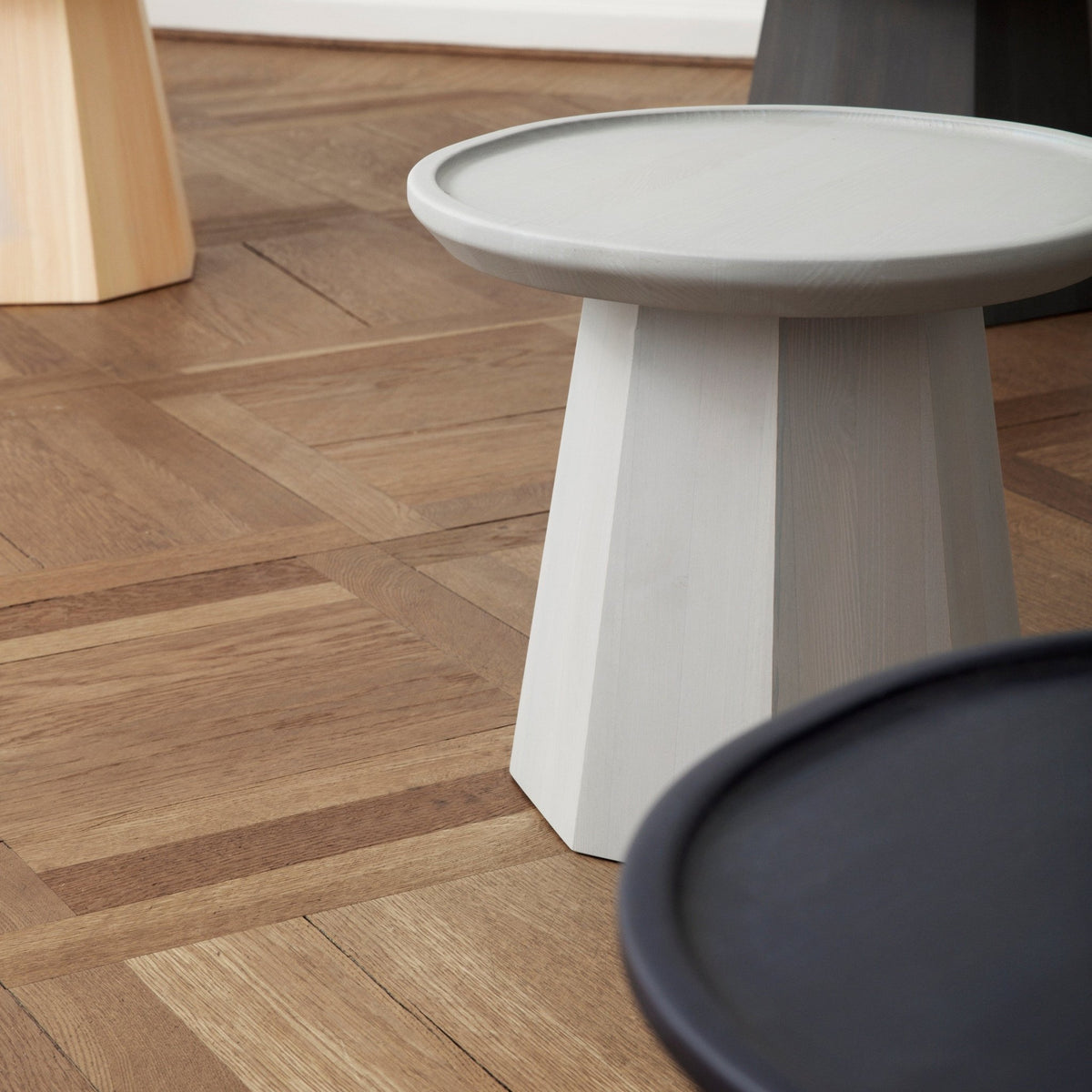 Table d'appoint en bois naturel 45 cm Pine Pine - Normann Copenhagen - The Cool Republic