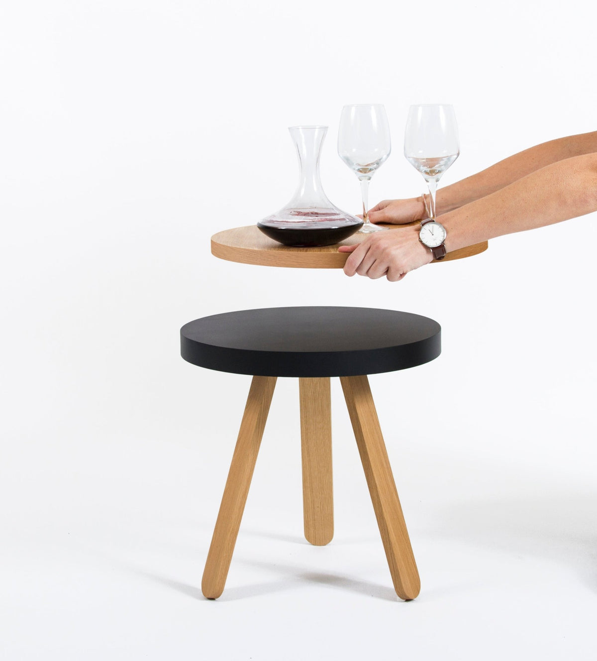 Table d'appoint en chêne et noire 42 cm Batea - Woodendot - The Cool Republic