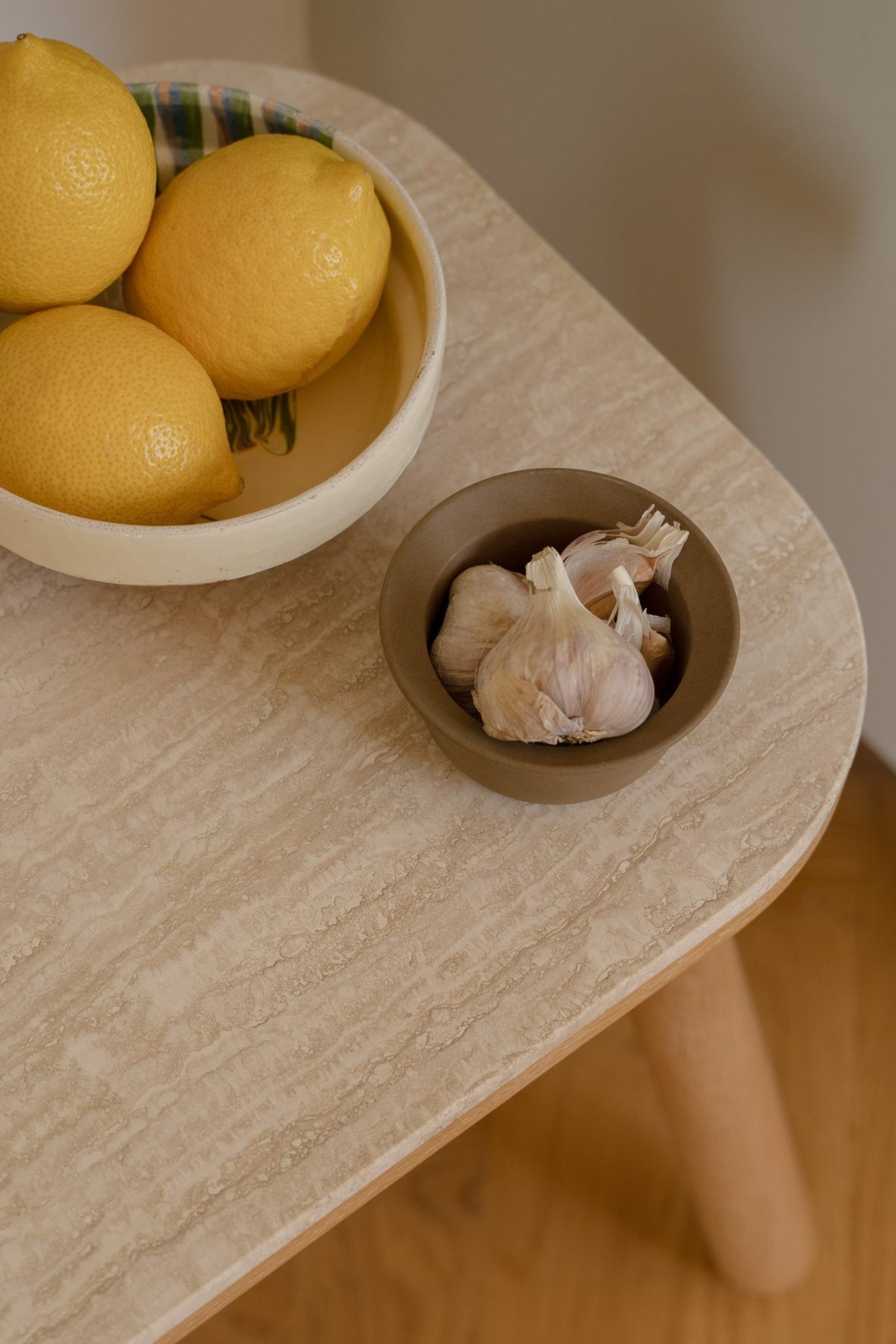Table d'appoint en chêne et travertin 35x50x43cm Paff - Umage - The Cool Republic
