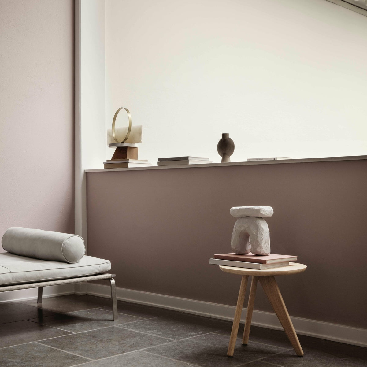 Table d'appoint en chêne naturel massif noire Fin - NORR11 - The Cool Republic