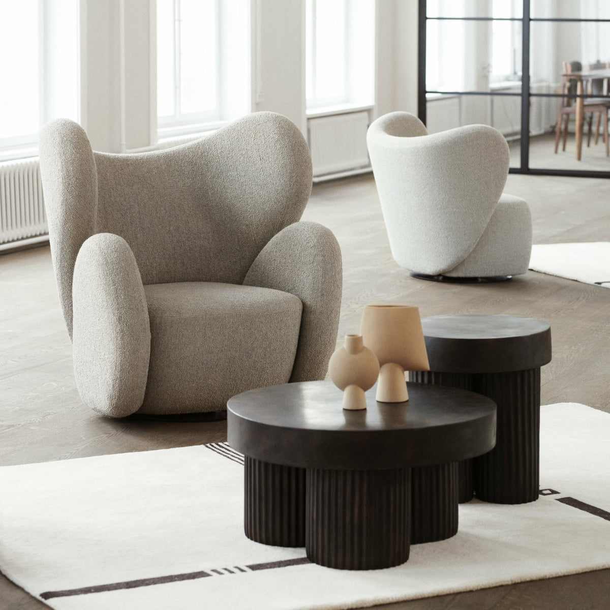 Table d'appoint en fibre de béton marron sur aluminium moulé 45 cm Gear - NORR11 - The Cool Republic