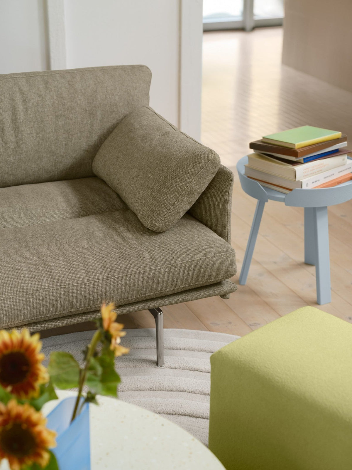 Table d'appoint en frêne 45 cm Around - Muuto - The Cool Republic
