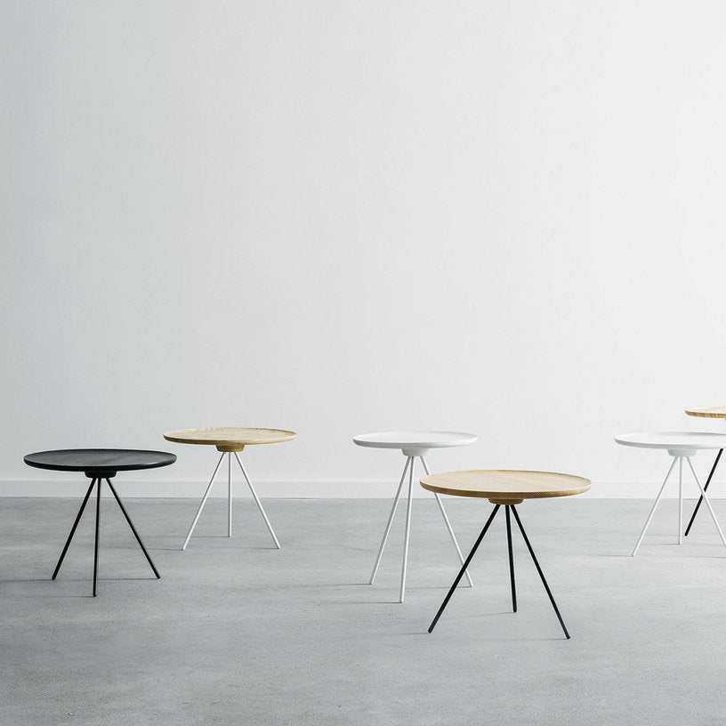Table d'appoint en frêne blanc et piètement blanc 43 cm Key - Hem - The Cool Republic