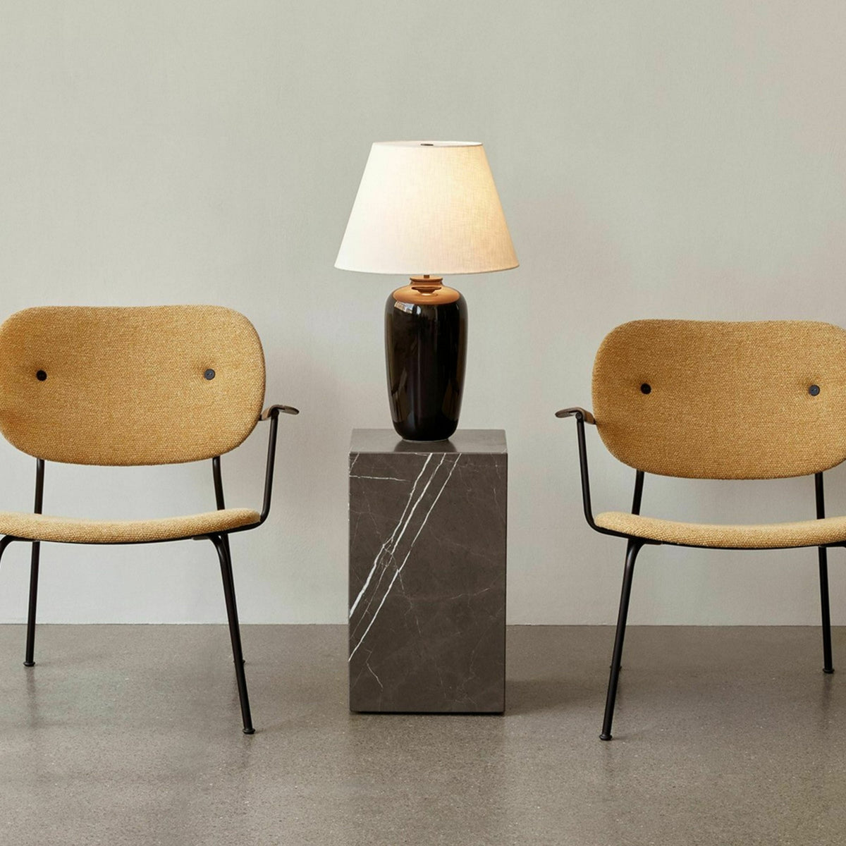 Table d'appoint en marbre blanc 51 x 30 cm Plinth Tall - Audo - The Cool Republic