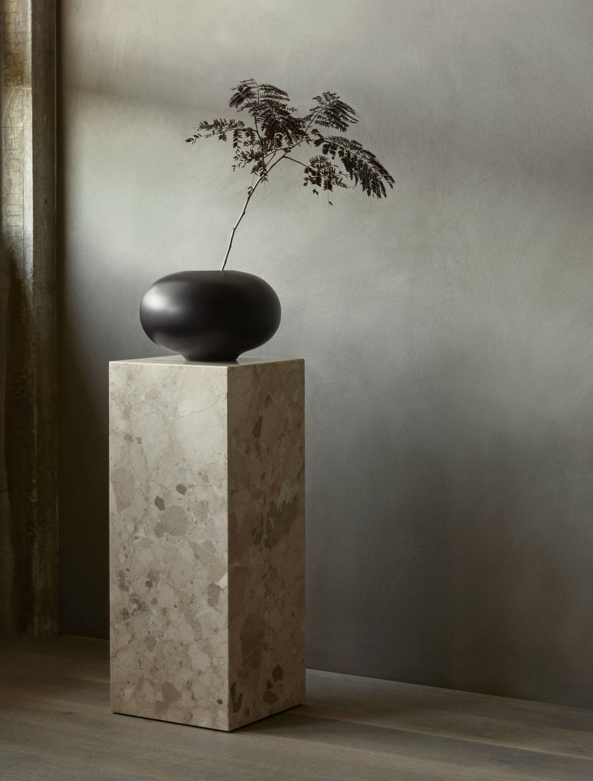 Table d'appoint en marbre kunis breccia 30 x 75 cm Plinth Pedestal - Audo - The Cool Republic
