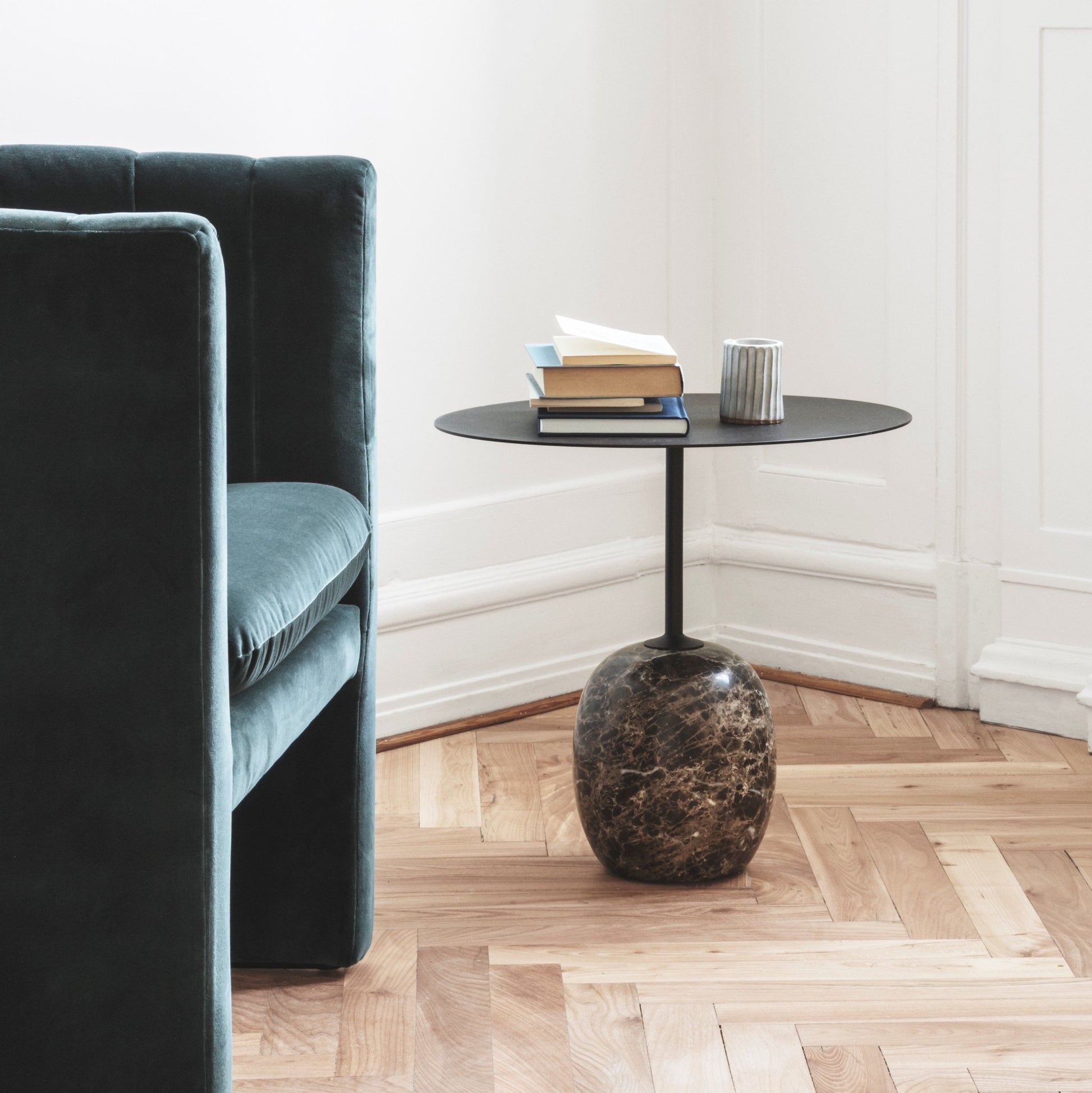 Table d'appoint en marbre noir Lato LN9 - &tradition - The Cool Republic