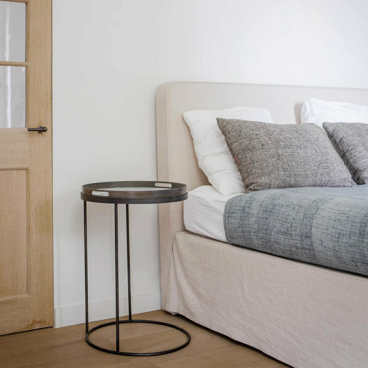 Table d'appoint en métal à plateau rond S - Ethnicraft Accessories - The Cool Republic