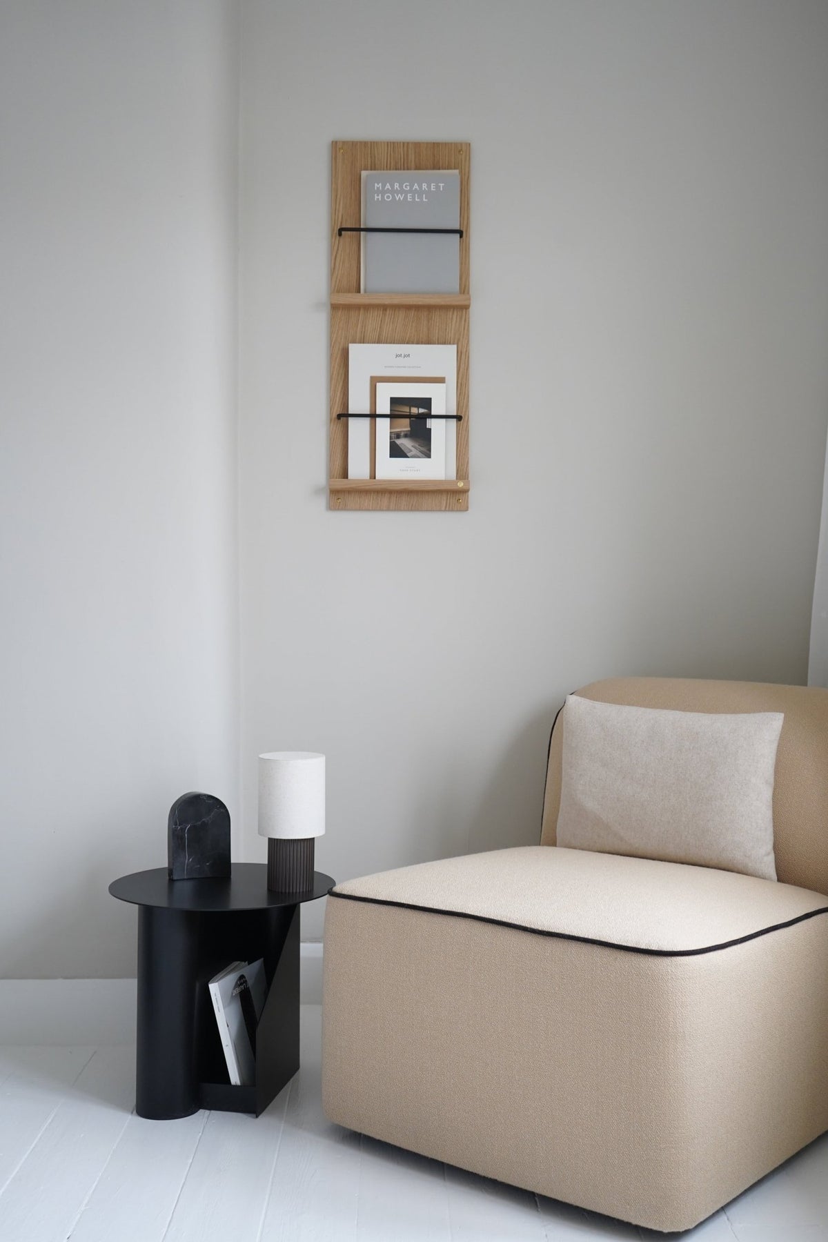Table d'appoint en métal noir 36x40cm Sentrum - Woud - The Cool Republic