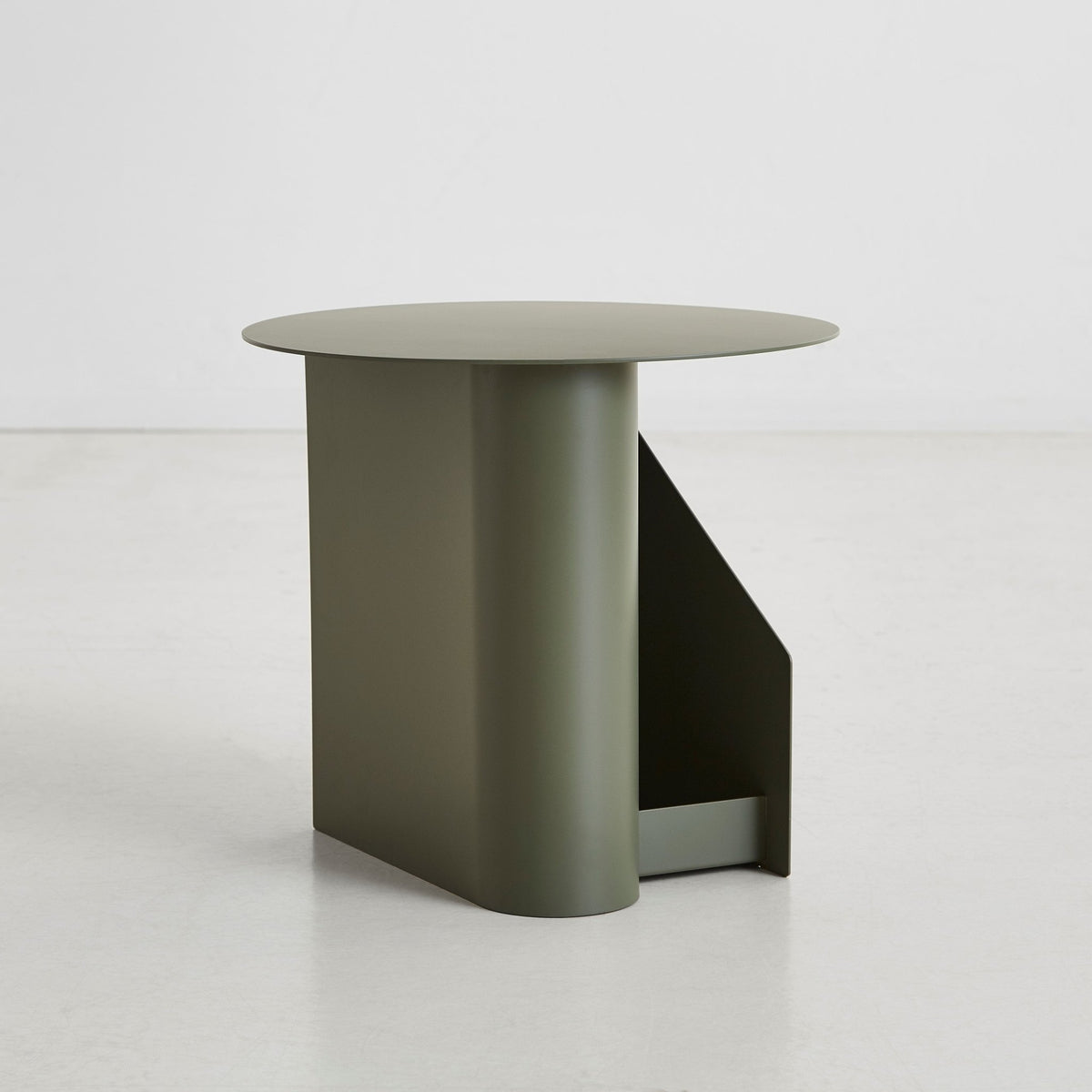 Table d'appoint en métal vert 36x40cm Sentrum - Woud - The Cool Republic
