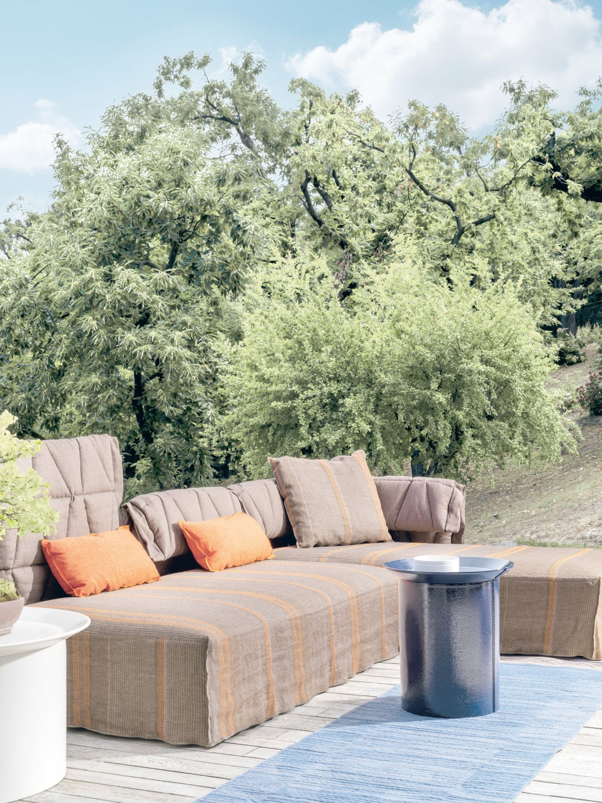 Table d'appoint en millgres rouge Brise 43 - Gervasoni - The Cool Republic