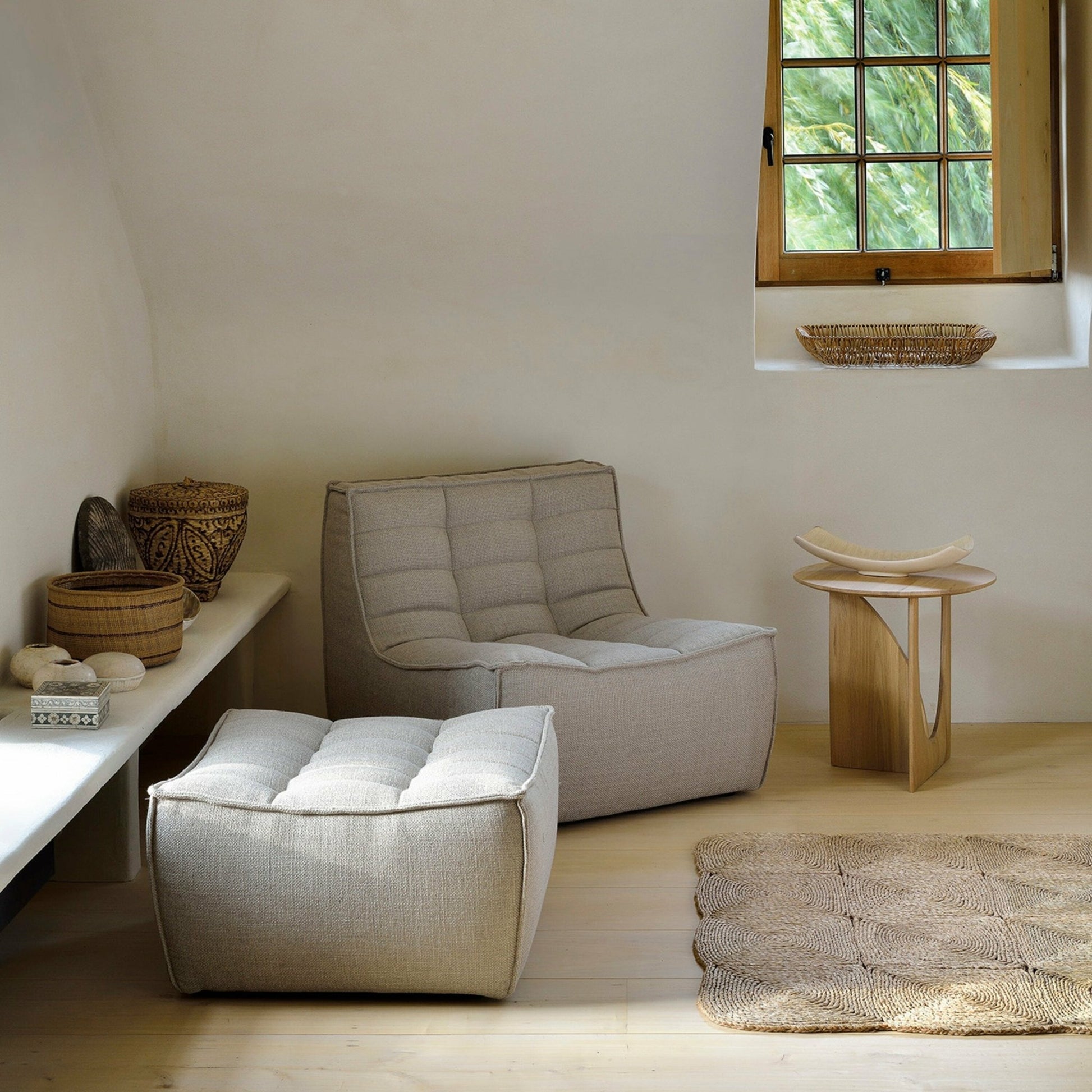 Table d'appoint géométrique en chêne - Ethnicraft Accessories - The Cool Republic