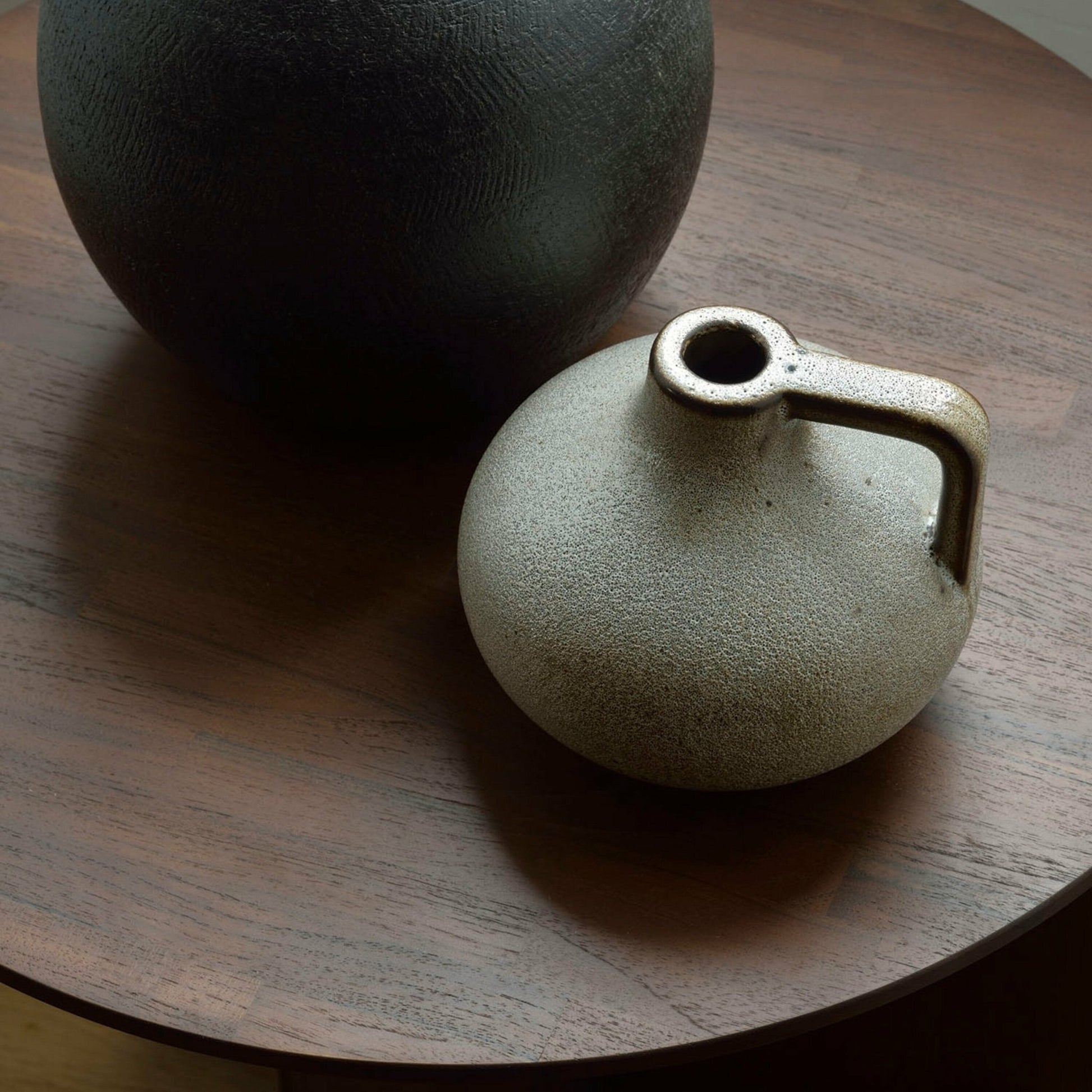 Table d'appoint géométrique en teck - Ethnicraft Accessories - The Cool Republic