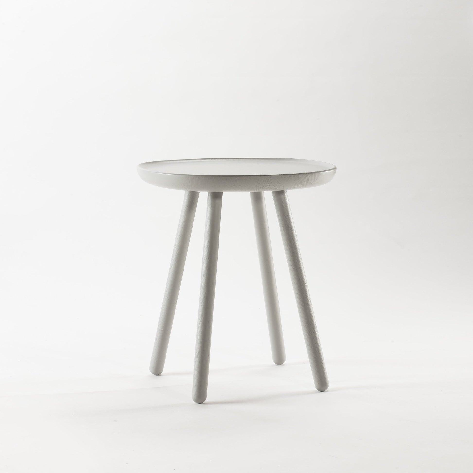 Table d'appoint grise 45 cm Naïve - Emko - The Cool Republic