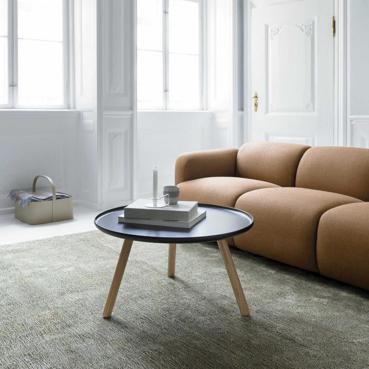 Table d'appoint grise et frêne L Tablo Grey - Normann Copenhagen - The Cool Republic