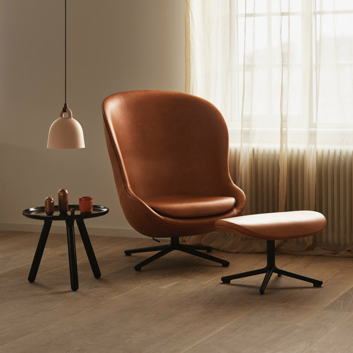 Table d'appoint noir et frêne L Tablo noir - Normann Copenhagen - The Cool Republic