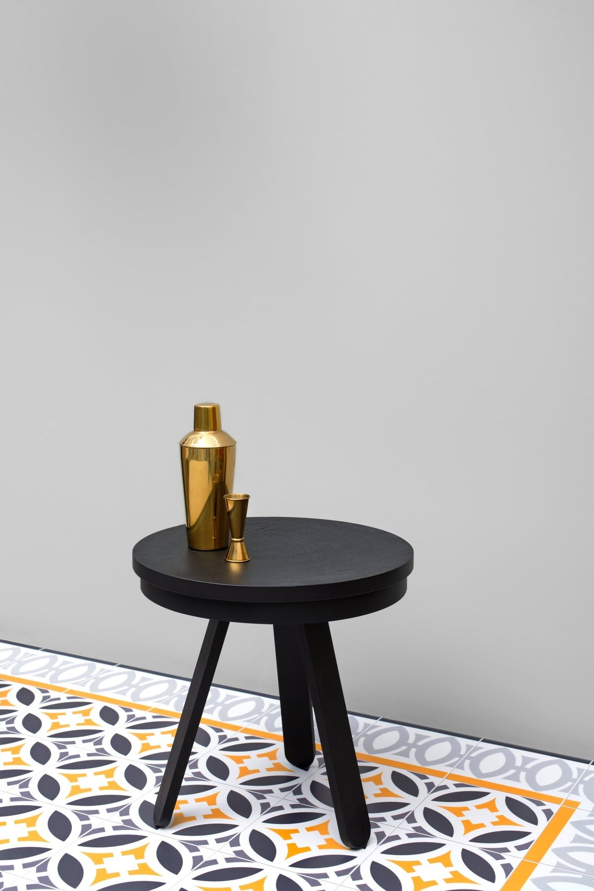 Table d'appoint noire 42 cm Batea - Woodendot - The Cool Republic