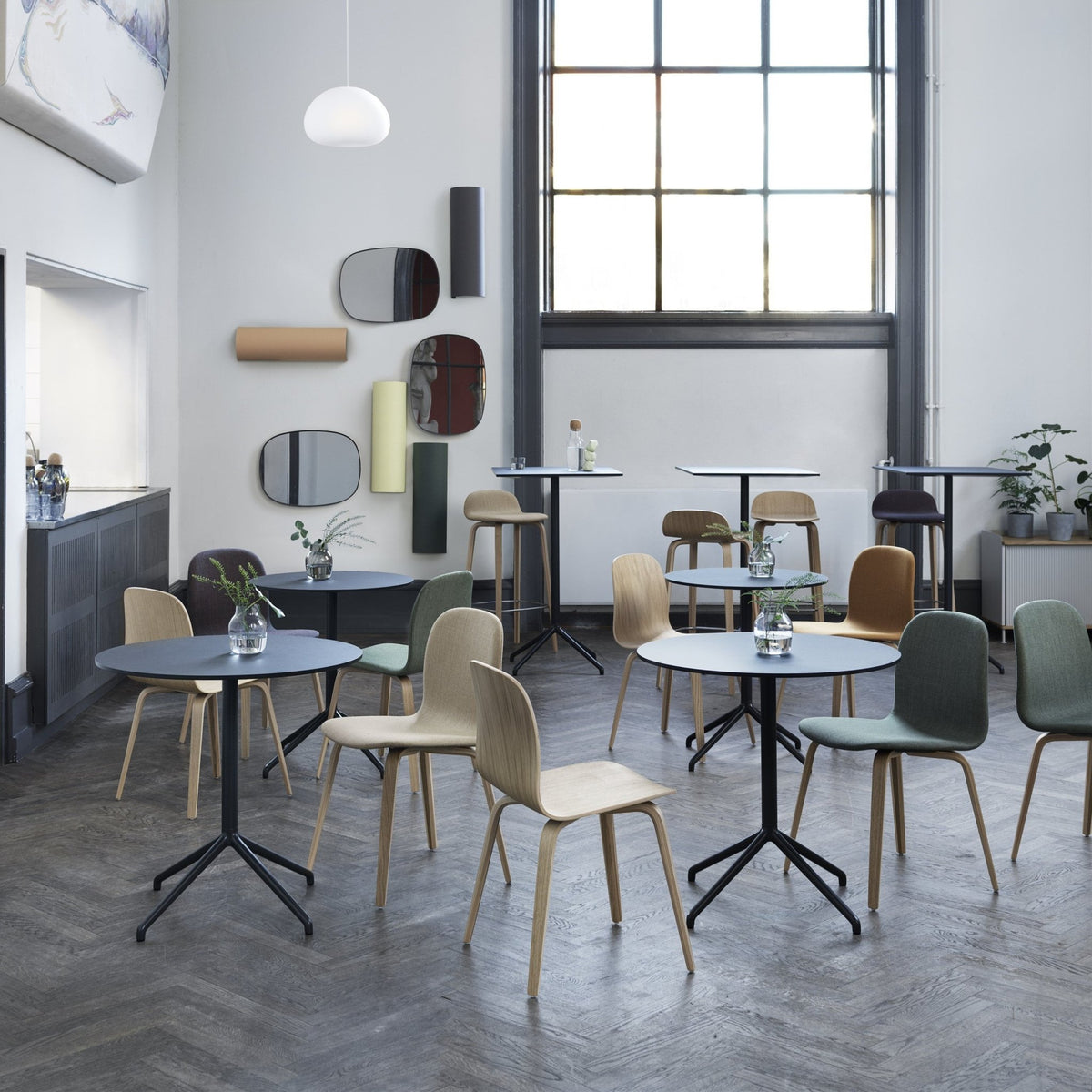 Table d'appoint noire 95 cm Still - Muuto - The Cool Republic