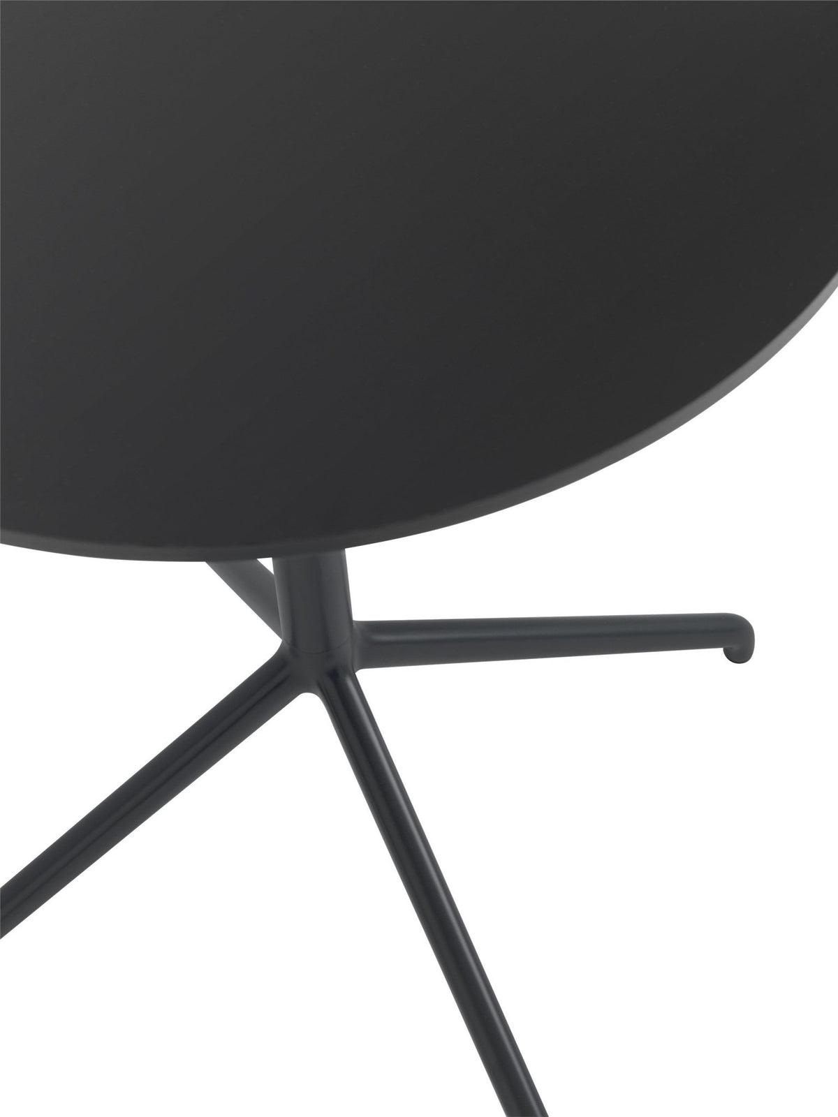 Table d'appoint noire 95 cm Still - Muuto - The Cool Republic