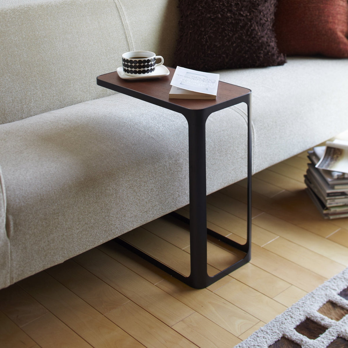 Table d'appoint noire Frame - Yamazaki - The Cool Republic