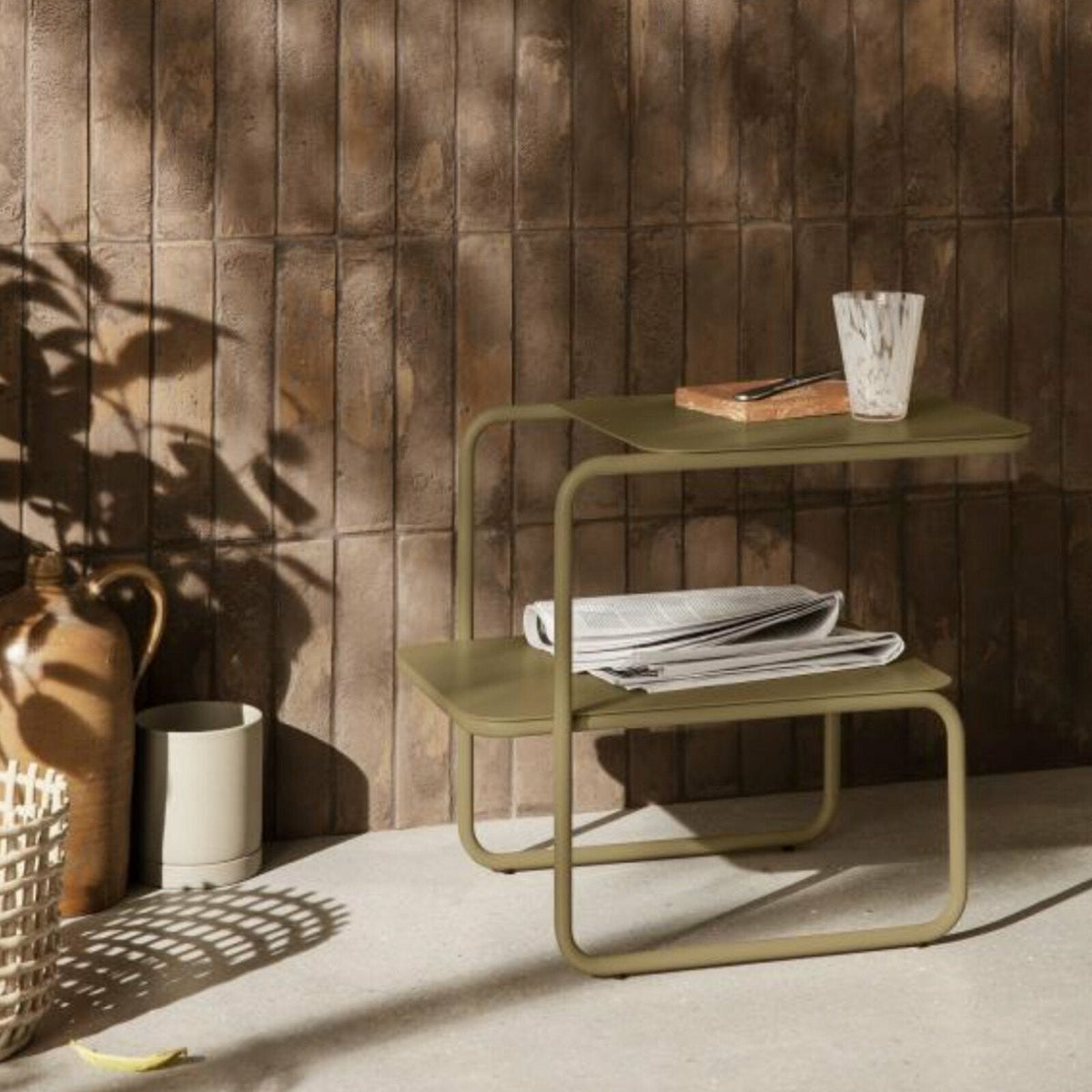 Table d'appoint olive Level - Ferm living - The Cool Republic