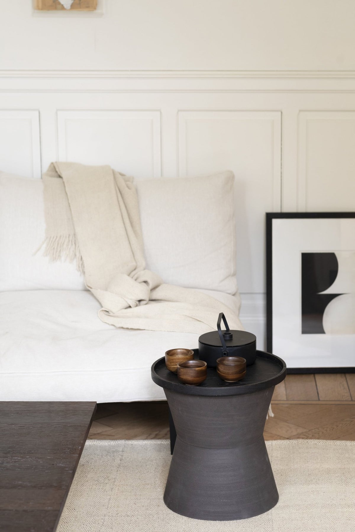 Black ceramic side table - Serax - The Cool Republic