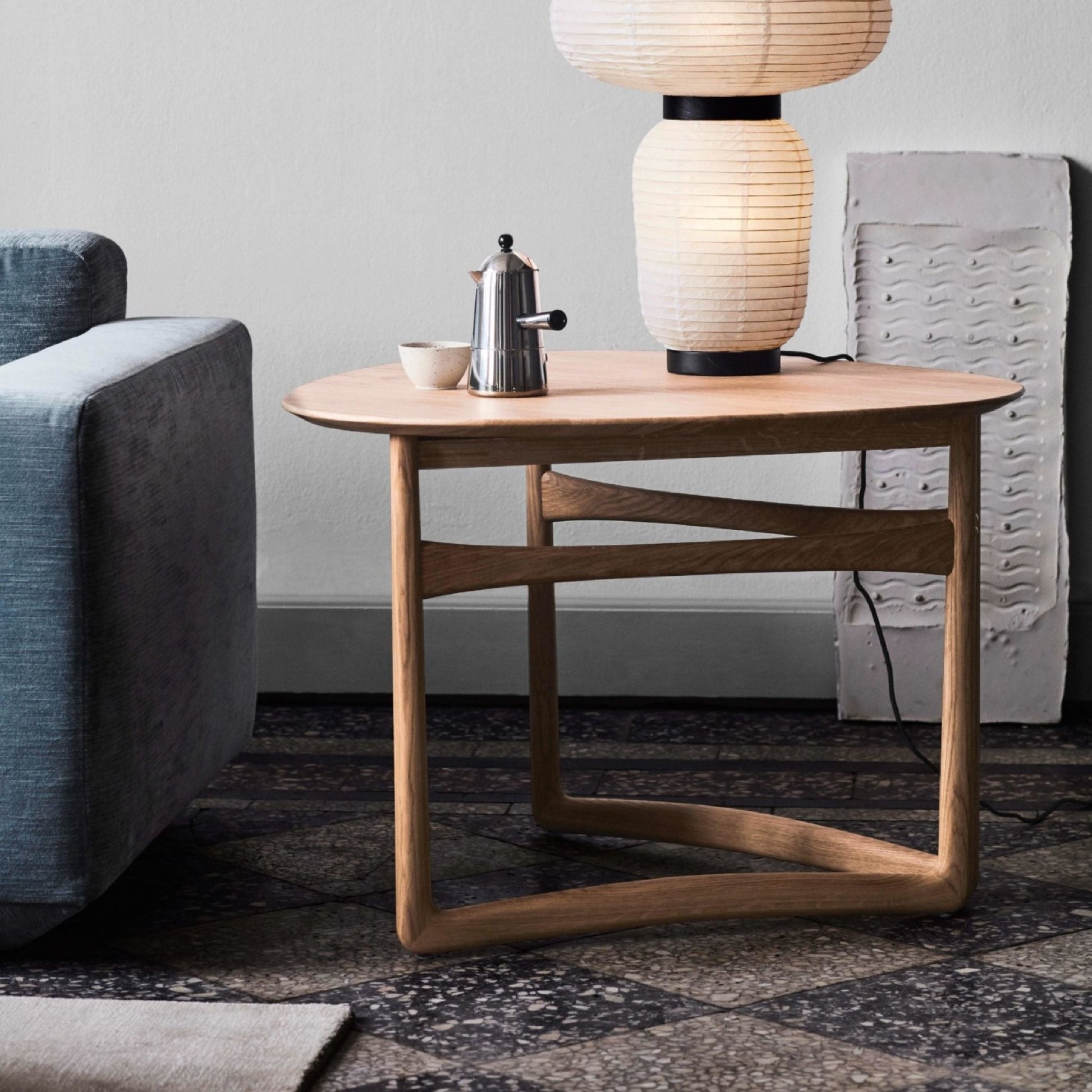 Table d'appoint pliable en bois naturel Drop Leaf - &tradition - The Cool Republic
