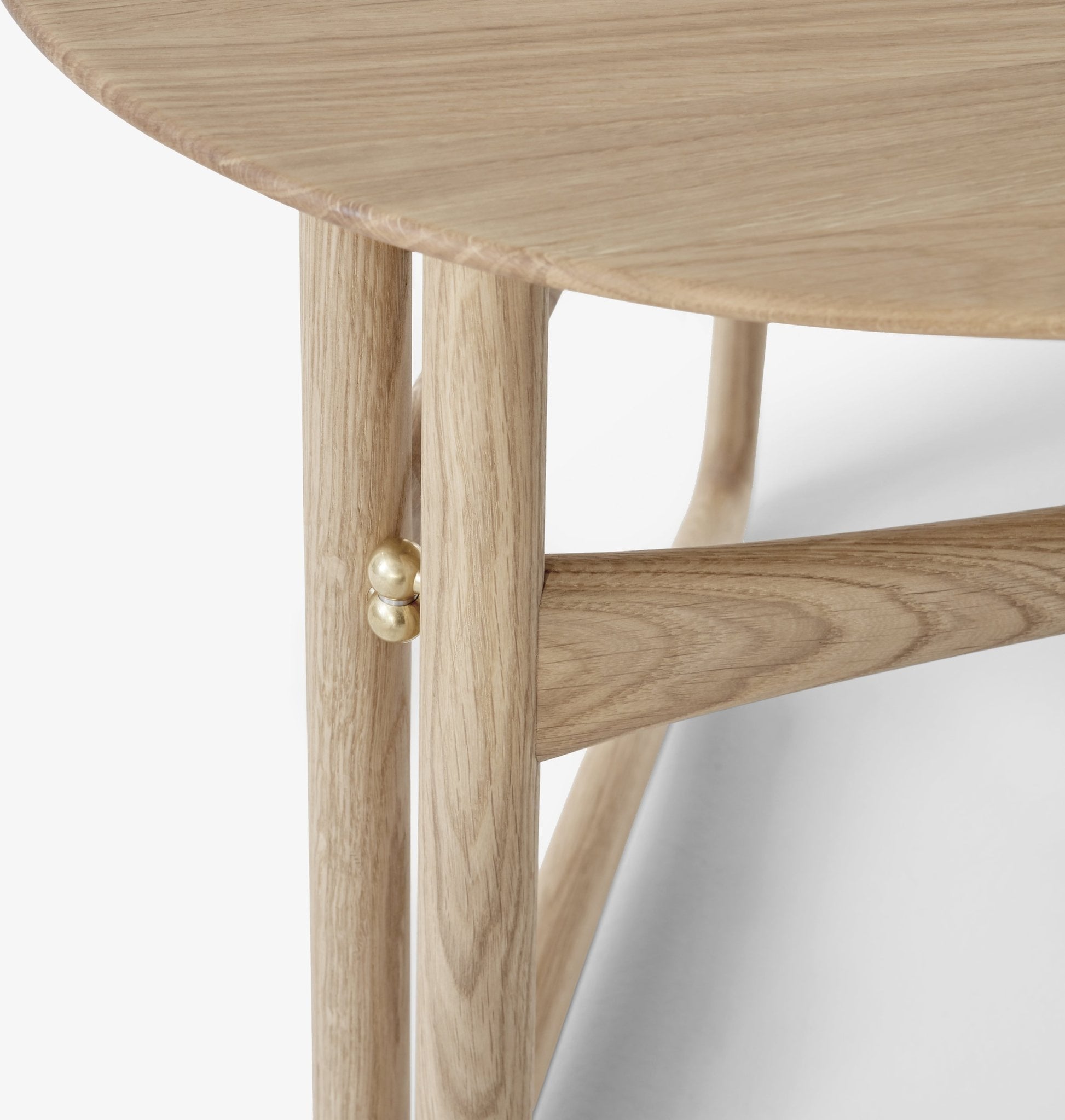 Table d'appoint pliable en chêne marron Drop Leaf HM5 - &tradition - The Cool Republic