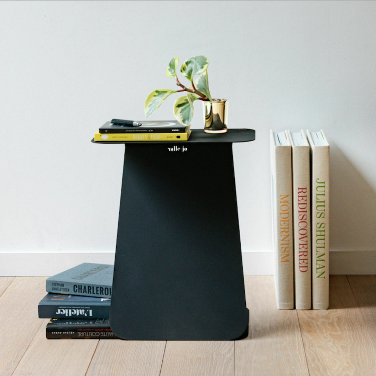 Table d'appoint rectangulaire en acier noir mat Youmy - Mlle Jo - The Cool Republic