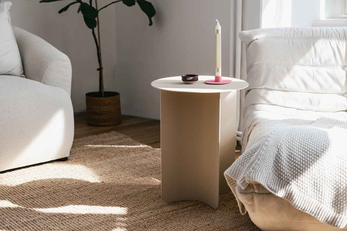 Table d'appoint ronde en acier beige 40x50cm Yaro - Metallbude - The Cool Republic