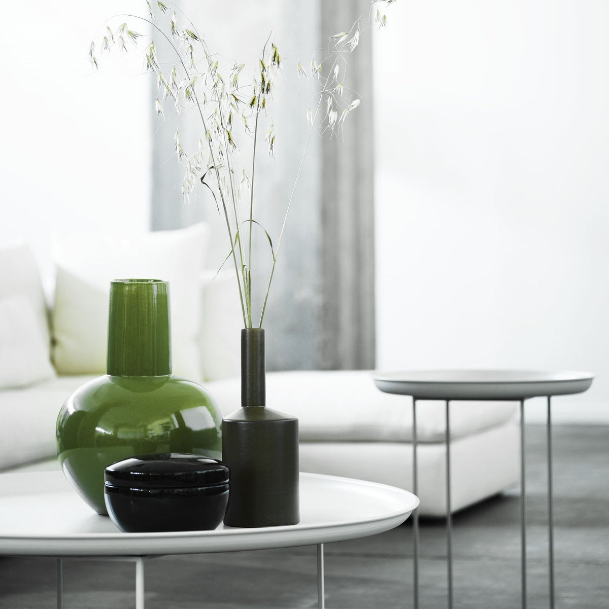 Table d'appoint ronde en acier blanc 45 cm Duke - NORR11 - The Cool Republic