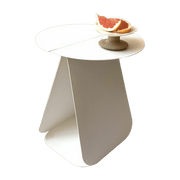Table d'appoint ronde en acier blanc mat Youmy - Mlle Jo - The Cool Republic