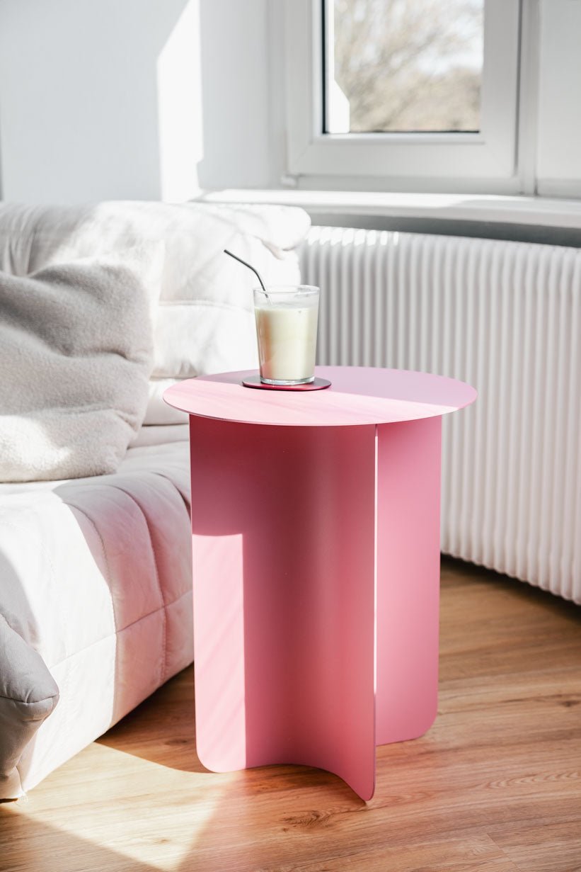 Table d'appoint ronde en acier rose 40x50cm Yaro - Metallbude - The Cool Republic