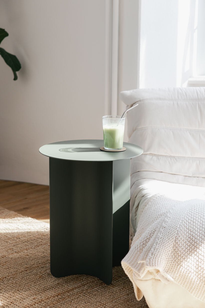Table d'appoint ronde en acier vert 40x50cm Yaro - Metallbude - The Cool Republic