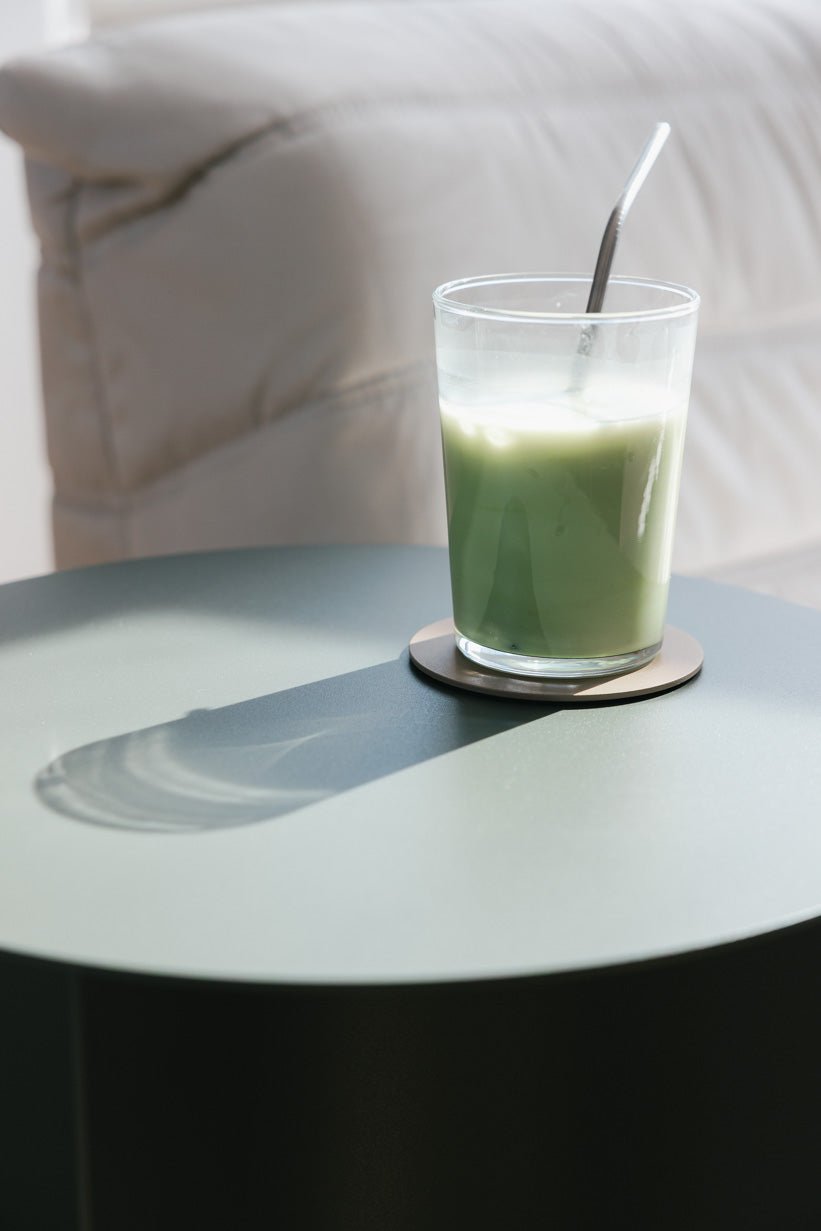 Table d'appoint ronde en acier vert 40x50cm Yaro - Metallbude - The Cool Republic