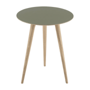Table d'appoint ronde en chêne et plateau en linoléum olive foncé 45 cm Arp - Gazzda - The Cool Republic